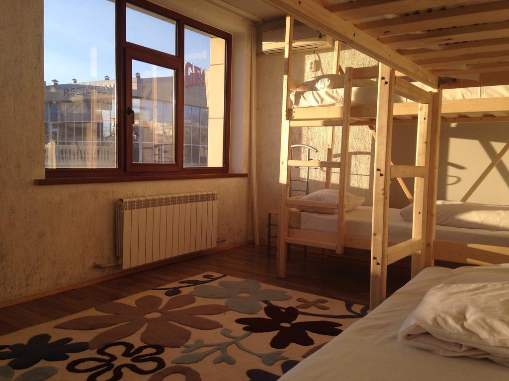 Hostel Arzy Atyrau Exterior photo